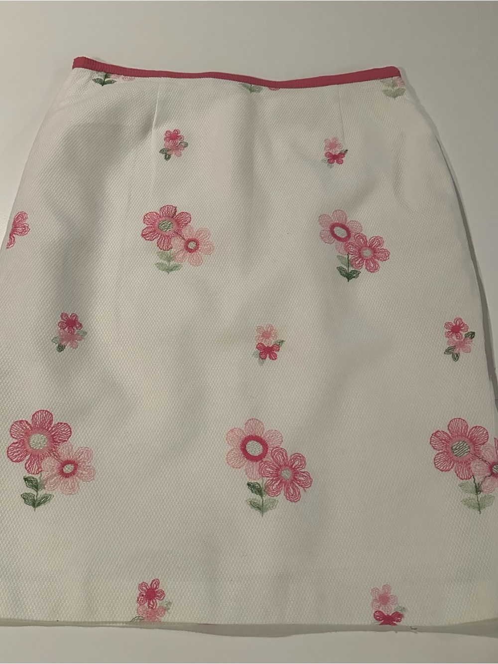 Cynthia Steffe White Floral Embroidered Skirt.  Size 6. Like new